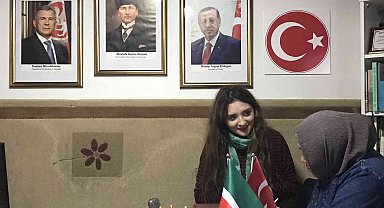 Tek başına 7 yılda farklı ülkelerden 4 bin 500 öğrenciye Türkçe öğretti