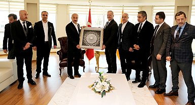 Tekli: "Savunma sanayi ve dijital dönüşüm konusunda çalışma yürütüyoruz"