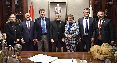 Tepebaşı'na hayran oldular, Başkan Ataç'ı üyeliğe davet ettiler