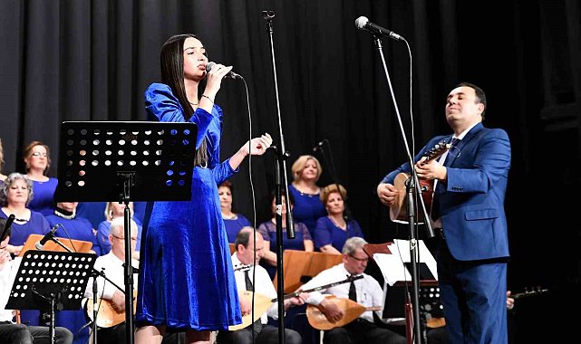 THM korosundan seçme türküler konseri
