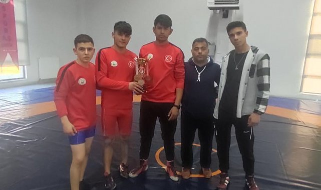 Tomarzalı Pehlivanlar Türkiye Güreş Müsabakalarına Katılmaya Hak Kazandı