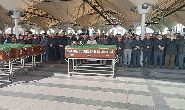 Üniversiteli genç kız trafik kazasında hayatını kaybetti