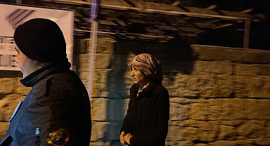 Uzaklaştırması bulunan şahıs eşi ve çocuğu içeride olduğu sırada evini ateşe verdi