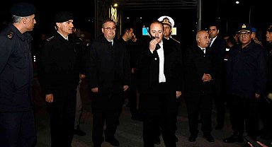 Vali Pehlivan nöbetteki memurların yeni yılını telsiz anonsuyla kutladı