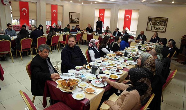 Vali Polat, gazeteciler gününü kutladı