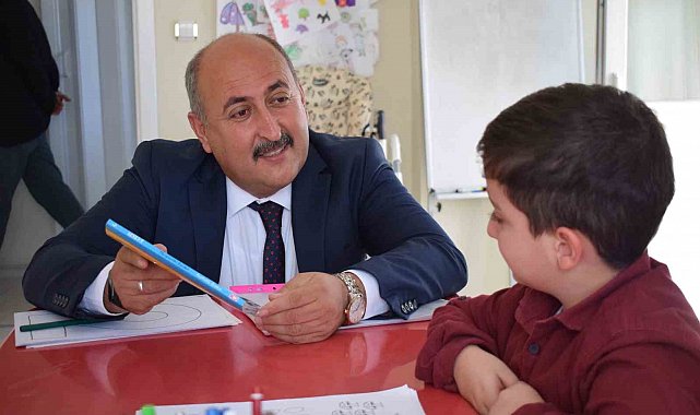 Yahşihan'da vatandaşlara okuma kitabı dağıtıldı