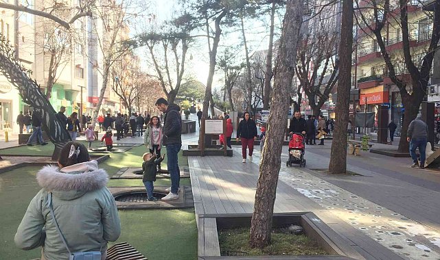 Yılın ilk gününde Eskişehir sokakları boş kalmadı