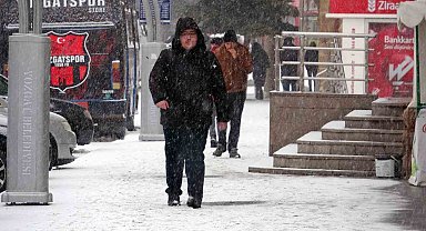 Yozgat'ta kar yağışı etkili oldu
