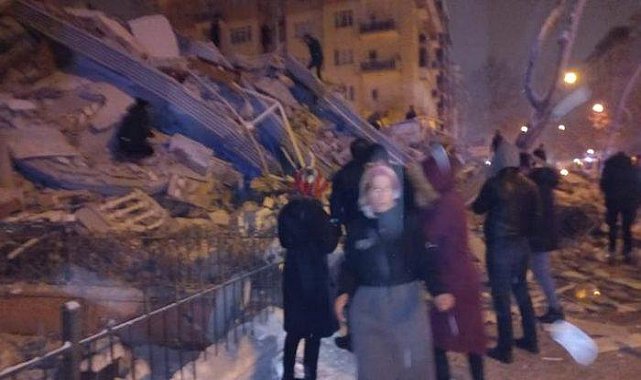 Deprem anında bina nasıl çöker, yıkılır? Deprem nedeniyle Kahramanmaraş, Adana, Diyarbakır, Malatya, Maraş ve Hatay'da yıkılan evler var