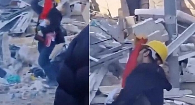 Depremin en acı görüntüsü! Enkazda çocuğunun kıyafetlerini bulan babanın feryadı herkesi ağlattı…