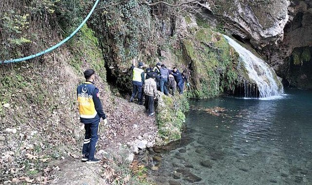 Şelaledeki kayalıklarda sıkıştı! 2 gün boyunca kurtarılmayı bekledi