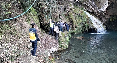 Şelaledeki kayalıklarda sıkıştı! 2 gün boyunca kurtarılmayı bekledi