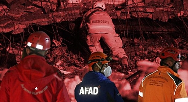 SON DAKİKA | Hatay'da 3 dakika arayla iki büyük deprem! Yıkılan binalar ve enkaz altında kalanlar var: Ölü ve yaralı sayısı yükseldi