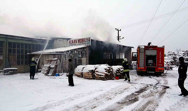 Yozgat'ta kereste atölyesinde çıkan yangın söndürüldü