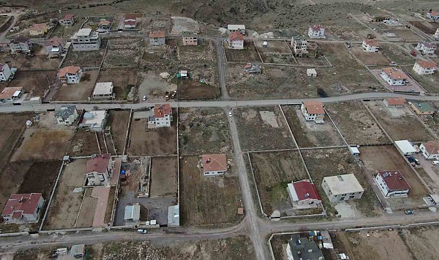 1 haftada 16 kez sallanan mahalle sakinleri diken üstünde