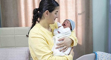 35 haftalık hamileyken depreme yakalandı, haftalar sonra Mersin'de doğum yaptı