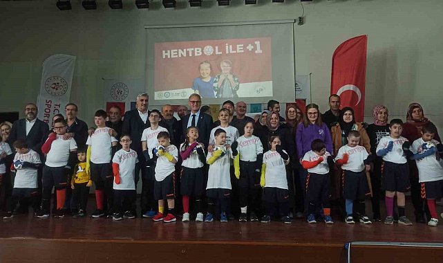 'Hentbol ile +1' projesinin lansmanı yapıldı