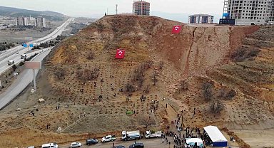 43 ilin geçiş güzergahı fidanlarla yeşerecek: Yüzlercesi toprakla buluşturuldu