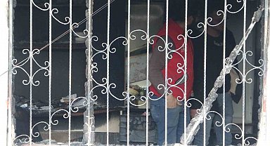 8'inci kattan düştü ölmedi, yangında can verdi