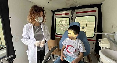 Ağız ve Diş Sağlığı Gezici Tarama Aracı yurtta kalan depremzedelere hizmet veriyor
