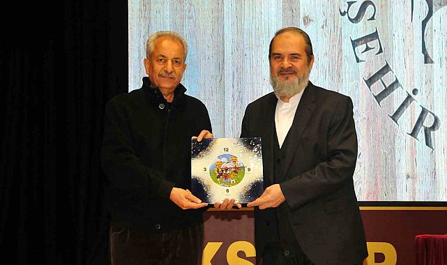 Akşehir'de "Değişen Dünya Müslüman Şahsiyeti" konulu konferans