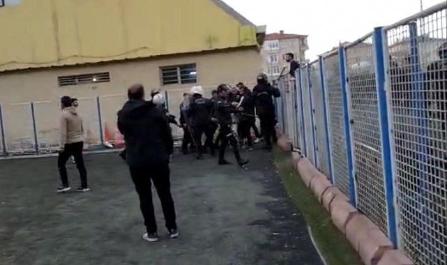 Amatör maçta tekme ve yumruklar havada uçuştu
