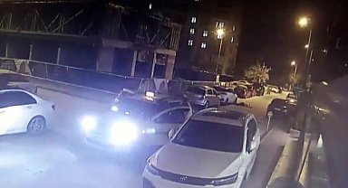 Arkadaşlarıyla tartıştı, taksiden atladı