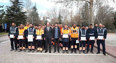 Başkan Altay Hatay'da görev yapan personele teşekkür belgesi takdim etti