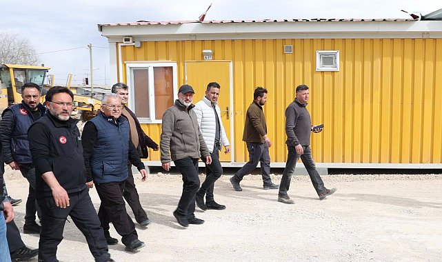Başkan Büyükkılıç, 16 ilçe belediyesi ile 'tek yürek' Kahramanmaraş'ta yaraları sarıyor