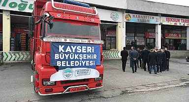 Başkan Büyükkılıç 2 kamyon yardım tırını Adıyaman'a uğurladı
