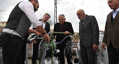 Başkan Büyükkılıç, Büyükşehir'in desteklediği Süt Sağma Makinesi Dağıtım Töreni'ne katıldı