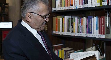 Başkan Büyükkılıç: "Kütüphanelerimizi Kayseri'de geleceğe miras bırakıyoruz"