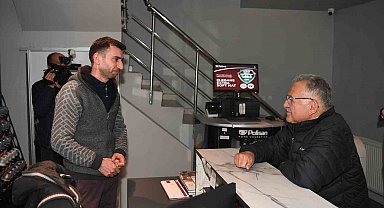 Başkan Büyükkılıç, "Önce insan der, bağrımıza basarız"
