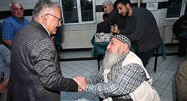 Başkan Büyükkılıç, ulu çınarlarla iftar sofrasında buluştu