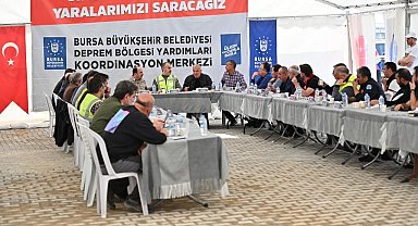 Başkan Savran: "Tüm gücümüzle deprem bölgesindeyiz"