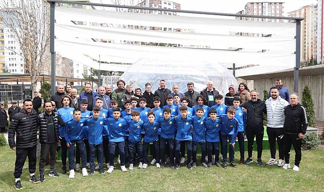 Başkan Yalçın u-14 takımını Mersin'e yolcu etti