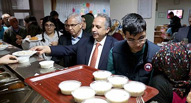 Başkan Yalçın ve Kaymakam Dönmez depremzedelerle iftar sofrasında