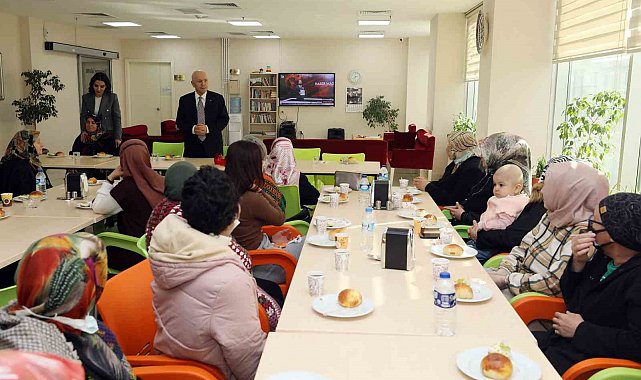 Başkan Yaşar 8 Mart'ı konukevi misafirleri ile kutladı