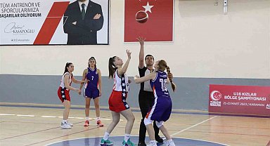 Basketbol U16 Kadınlar Bölge Şampiyonası, Karaman'da başladı