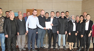 BBP Karaman İl Başkanı Mesut Soyfidan, mazbatasını aldı