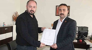 BBP Karaman İl Başkanı Mesut Soyfidan mazbatasını aldı