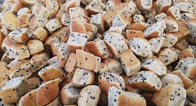 Beypazarı kurusunun çörek otlu ve çikolatalısı imal edildi