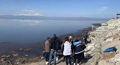 Beyşehir Gölü'nde endemik tür olan yağ balığı avlayanlara ceza