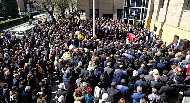 Büyükşehir Belediyesi Başkan Vekili Aydın Ünlüce gözyaşları içinde uğurlandı
