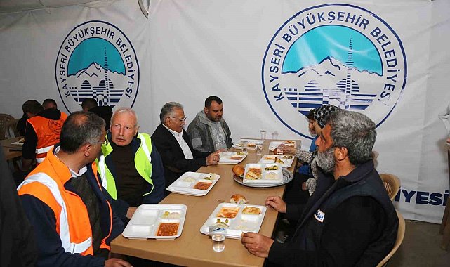 Büyükşehir Belediyesi ve Kayseri, depremzedelerin her zaman yanında