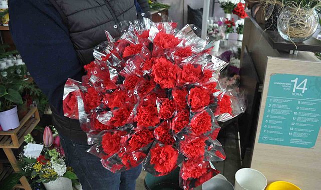 Çiçekçiler 8 Mart Dünya Kadınlar Günü'nün buruk geçeceğini düşünüyor