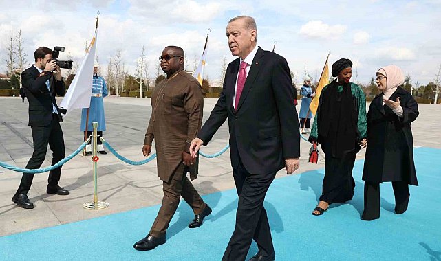 Cumhurbaşkanı Erdoğan, Brunei Darusselam Sultanı Waddaulah'ı resmi törenle karşıladı