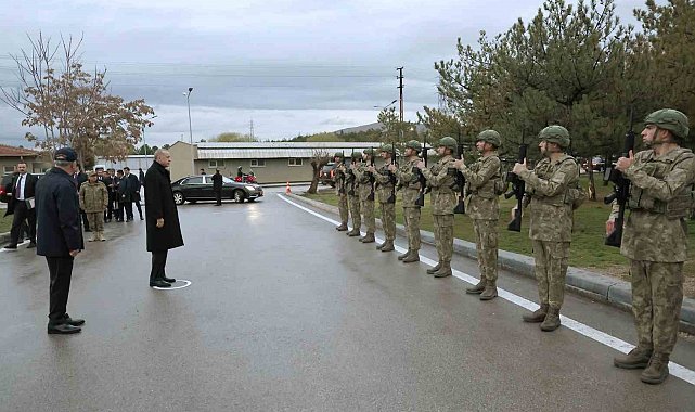 Cumhurbaşkanı Erdoğan: "Önümüzdeki günlerde inşallah bu gücümüzü karada, havada, denizde daha da artıracak çeşitli projelerle milletimizin huzuruna çıkacağız"