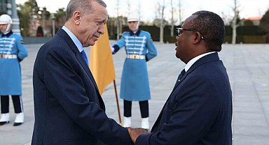Cumhurbaşkanı Recep Tayyip Erdoğan, Gine Bissau Cumhurbaşkanı Cissoko Embalo ile bir araya geldi.