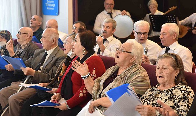 Deneyimli vatandaşlardan Türk Halk Müziği konseri
